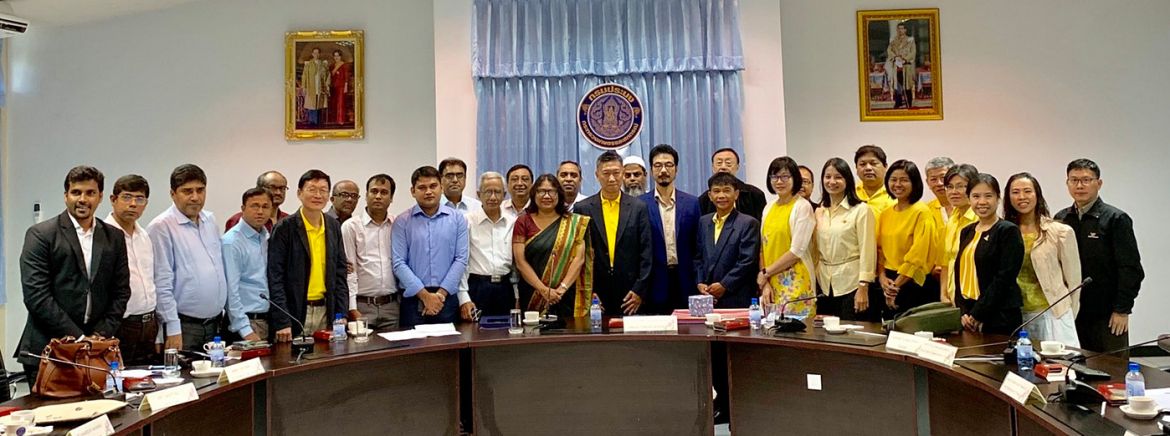 Bangladesh Fisheries Officers meeting with the Thailand Department of Fisheries. 孟加拉国渔业官员与泰国渔业部举行会议。